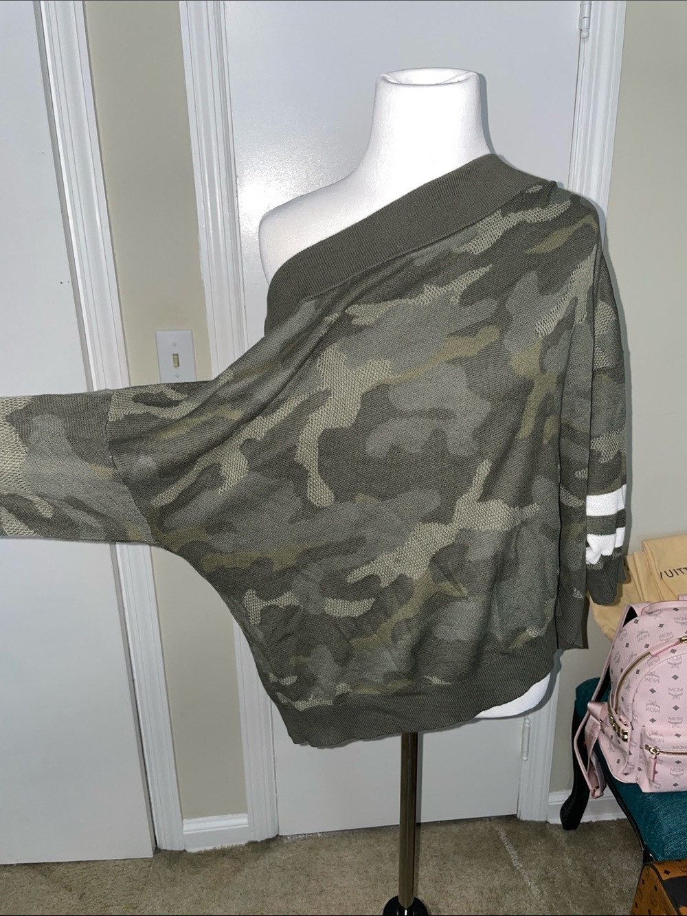 Off-Shoulder Camo Knit Women's Sweater. Express no tag